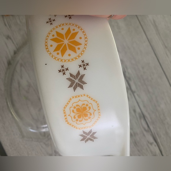 Vintage Pyrex town and country 2 1/2 qt - Picture 4 of 5